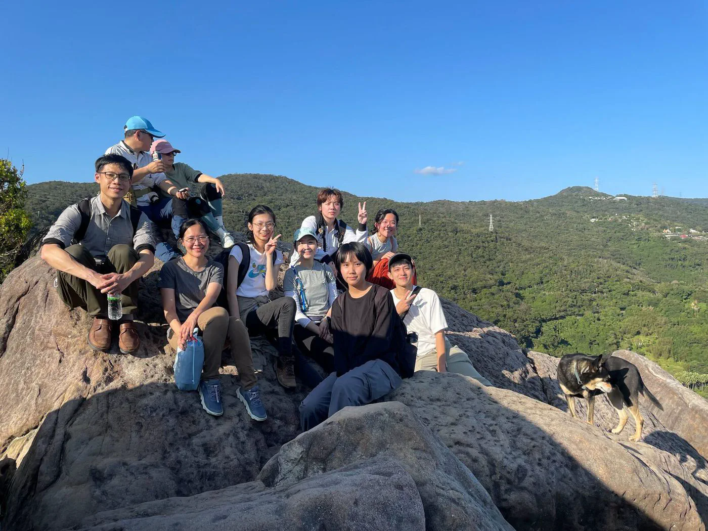 Feng Lab Hits the Trails